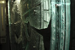 2 metre disque en verre moulé en Hauts-de-Seine