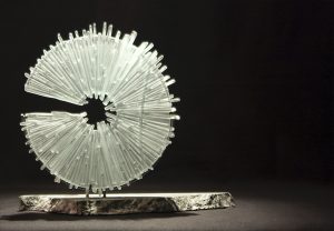 Sculpture d'un Nénufar en verre clair en Hauts-de-Seine