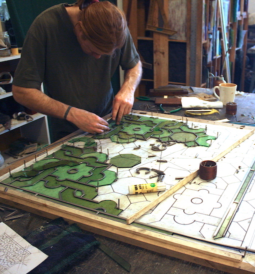 Vitrail en process avec l'artist en Hautes-de-Seine