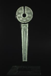 Mini Questing Totem sculpture en verre en Hauts-de-Seine