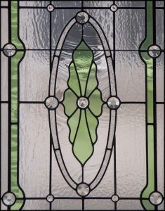 detail d'un Vitrail traditional verre claire et verre verte en Hauts-de-Seine
